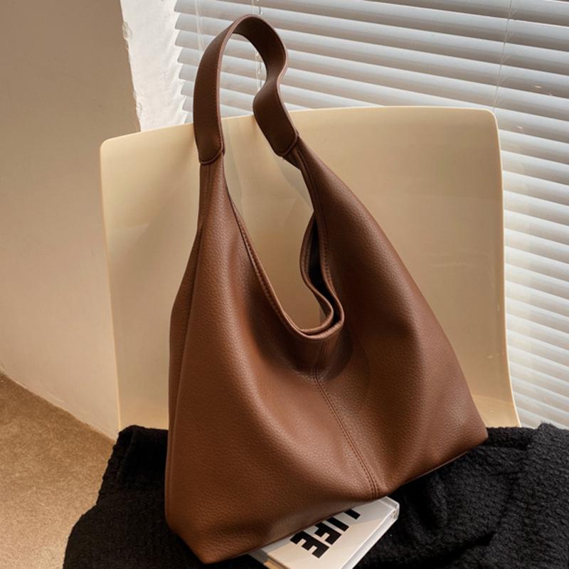 

Stylish Large-Capacity Women s Autumn/Winter Shoulder Bag with High-Grade Texture кавовий