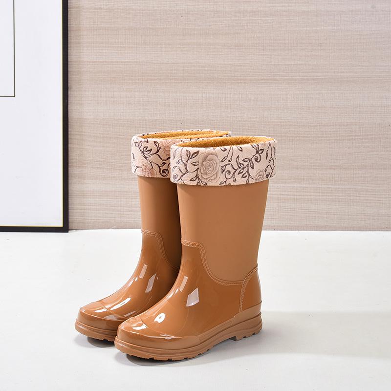 Women's Waterproof Thick-Soled Mid-Calf Rain Boots - Non-Slip, Wear-Resistant, Warm Rubber Shoes for Work and Wading.