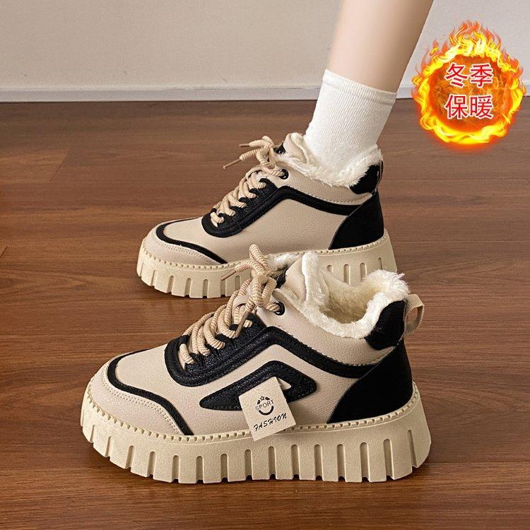 [Ushilai] thick-soled velvet board shoes women's winter 2025 new lace-up fashionable versatile high-top casual shoes