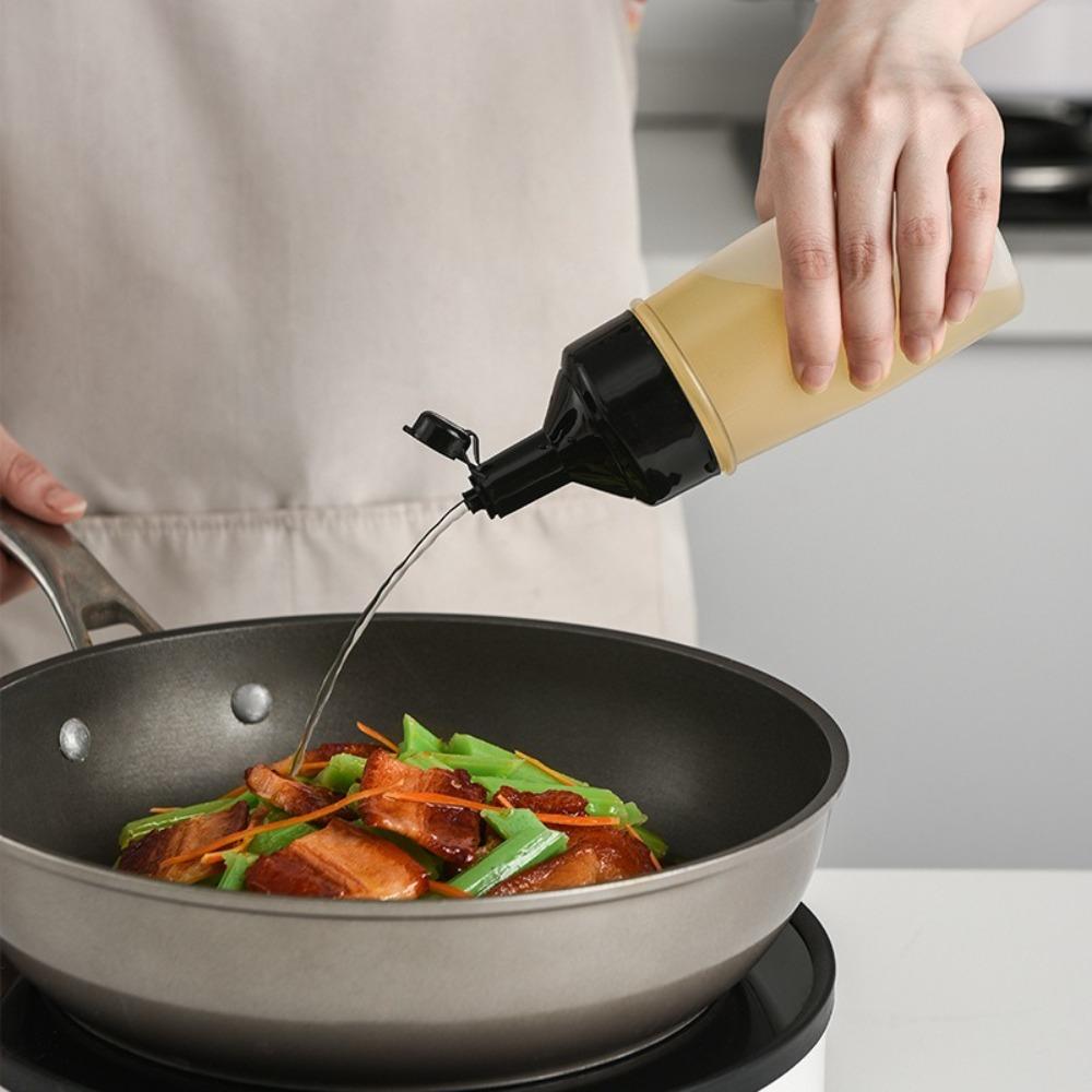 

With Lid Condiment Squeeze Bottles Sealed Oil Spray Bottle Portable Salad Sauce Dispenser Kitchen White 250ml