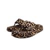 Small thick-soled pinch-foot leopard print flip-flops for women's summer wear new flat-bottomed fashionable cool slippers