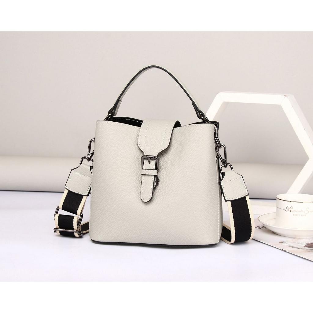 Cowhide Women's Bag Single Shoulder Crossbody Women's Bag Bucket Bag Design Fashionable Large Capacity