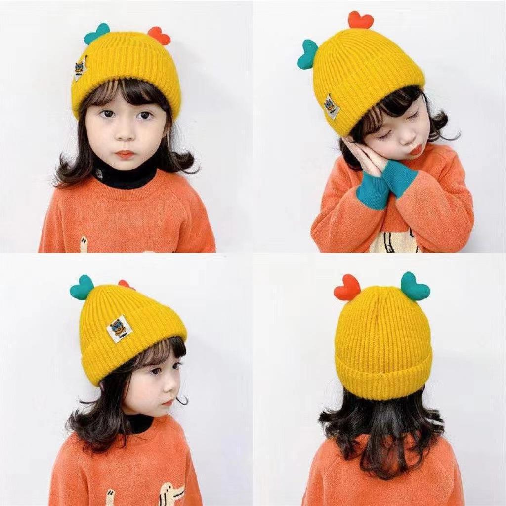 Super cute thickened baby hats for boys and girls, autumn and winter adorable children's hats, heart-shaped hats, Korean style warm trendy baby hats