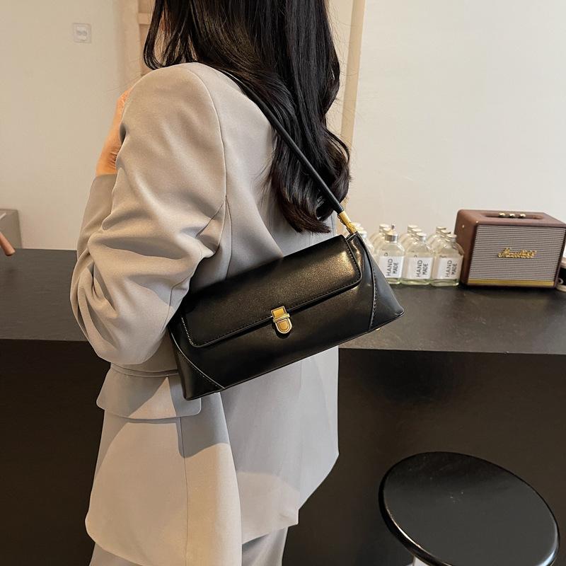 2025 new niche design armpit bag medieval bag hand carry shoulder handheld women's bag baguette bag trend bag