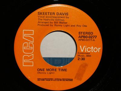 7inch Record SKEETER DAVIS  One More Time APB00277 RCA 1974 US CountryFolk Used