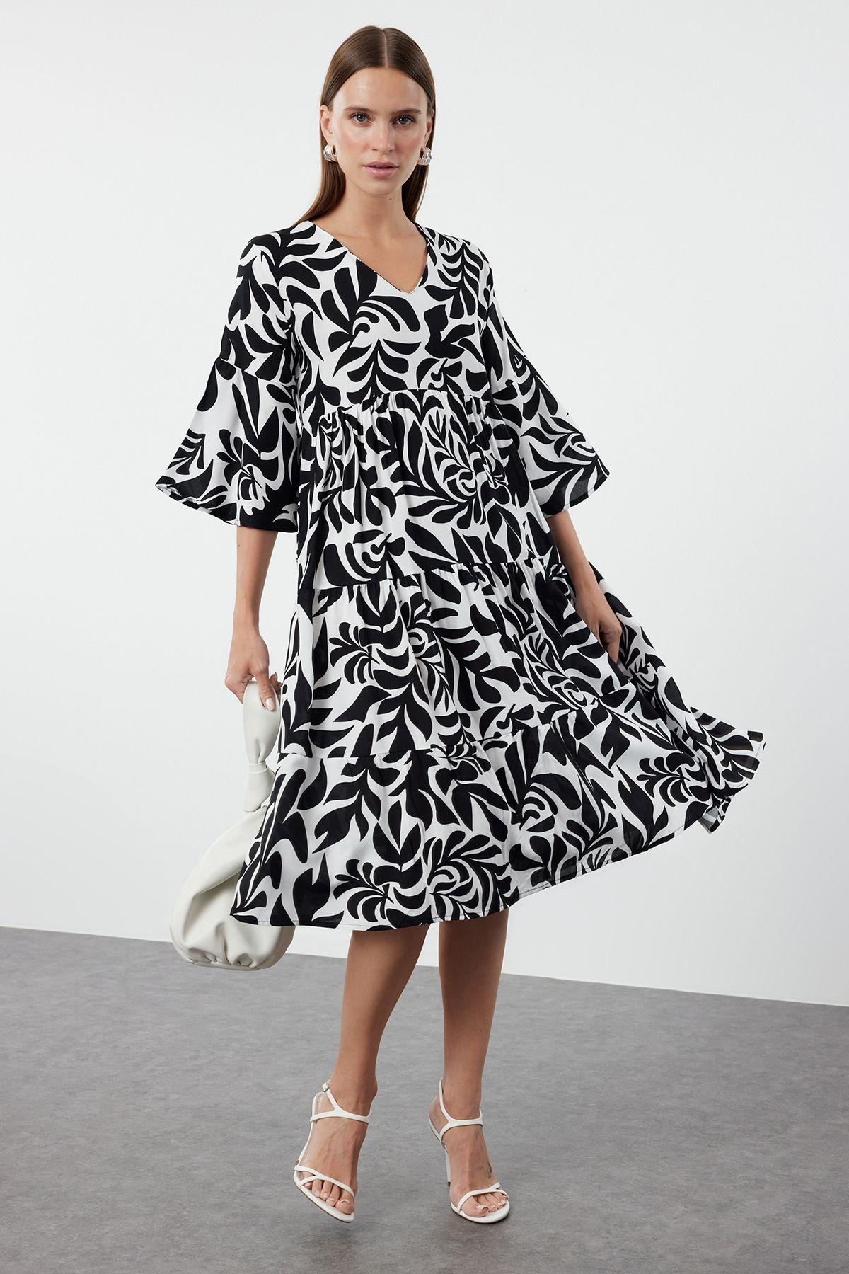 

Women s Fashion Black Floral Patterned Wide Cut V-Neck Woven Dress XS