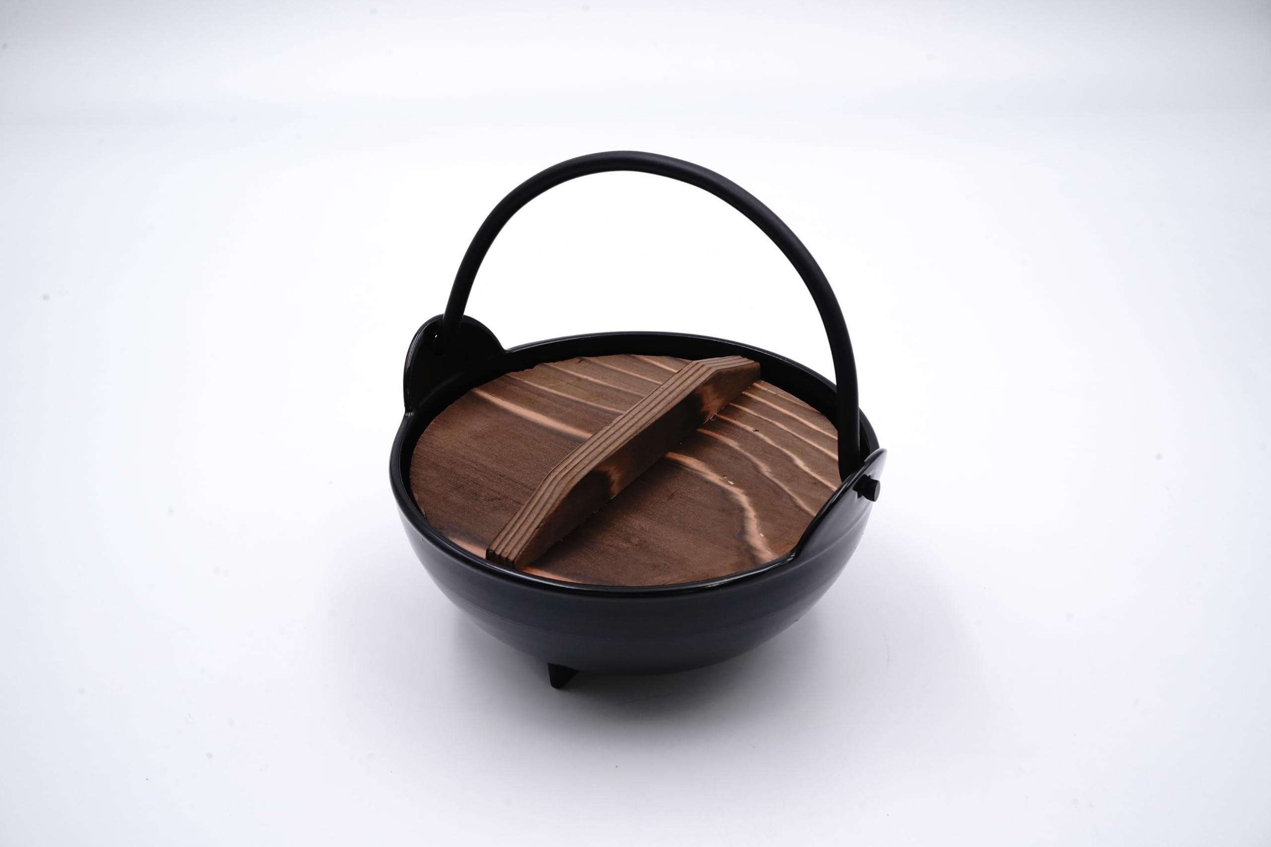 

Tonami Shoten Irori Pot, 15cm diameter, made of aluminum, made in Japan. Suitable for single servings or small-batch cooking. Ideal for outdoor use, c