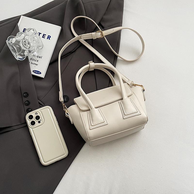 Version Niche Minimalist and Versatile One Shoulder Handbag for Women's Summer New Fashionable Commuting Crossbody