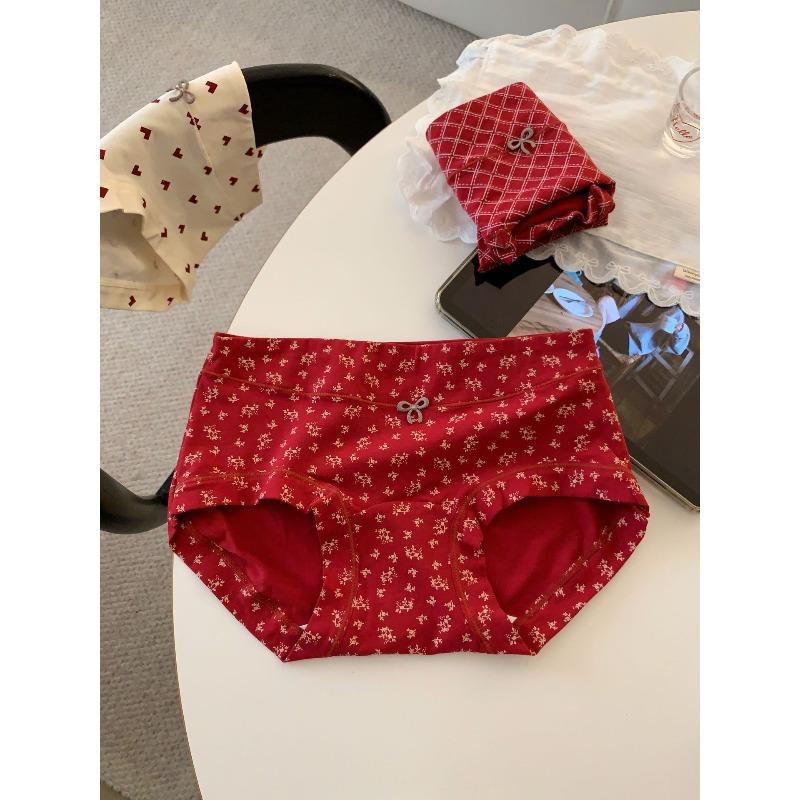 Ladies Spring and Autumn New Cotton Antibacterial Crotch Extended Crotch Red Benming Year Flat Angle Briefs