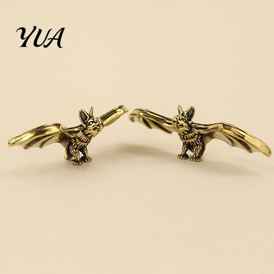 Gothic Style Living Room Accessory Brass Bat Figurines, Vintage Copper Flying Statue, Collectible Mini Animal Figurine Ornament, Desk Feng Shui