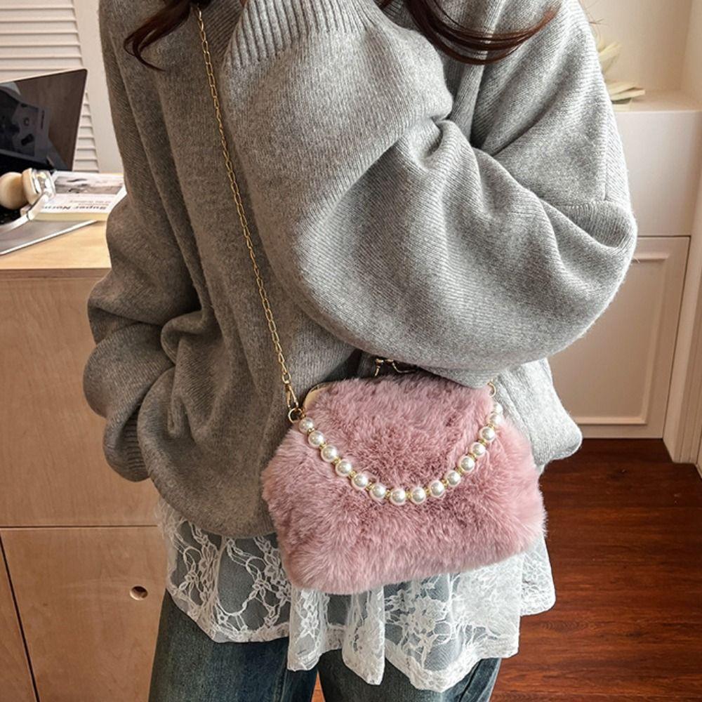 Trendy Pearl Evening Bag Kiss Lock Fluffy Faux Fur Handbag Cheongsam Accessories Single Shoulder Shell Crossbody Bag Wedding