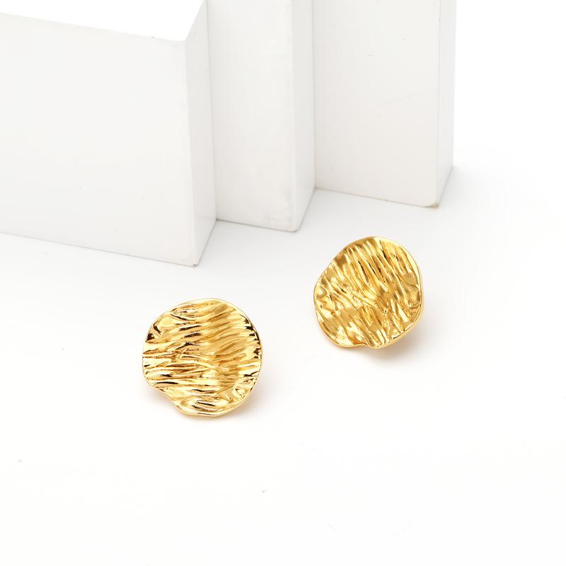 European and American personalized fashion round texture earrings, studs, titanium steel plated with 18k gold ins wind earrings, women's jewelry