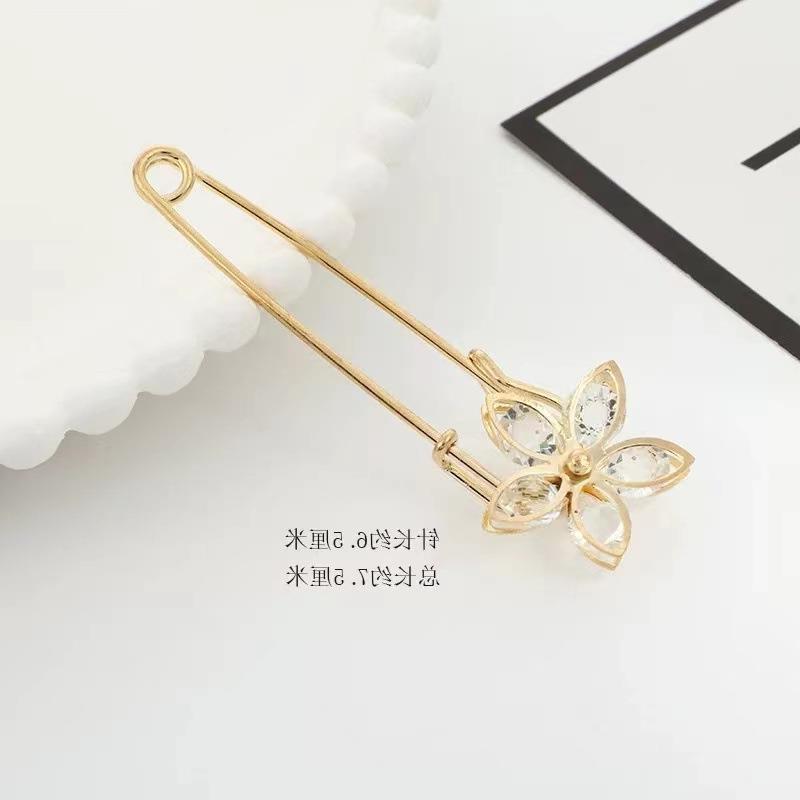 Waist Pin Accessory Brooch for Adjusting Clothing Fit and Preventing Exposure