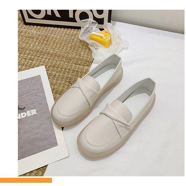 

2025 Women s Versatile Soft Sole White Loafers - Nursing Flat Leather Shoes for Spring and Autumn 36