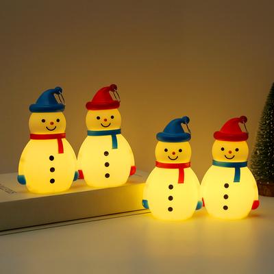 Decorazioni Natalizie Luci Notturne Portatili per Bambini Luce LED Ciondoli Pupazzo di Neve Oggetti di Scena per Allestimento