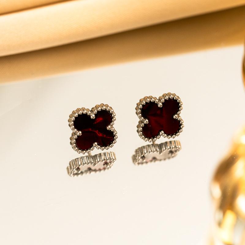 Stainless Steel Earrings with Four Leaf Clover Earrings, Light Luxury and High-end Feel