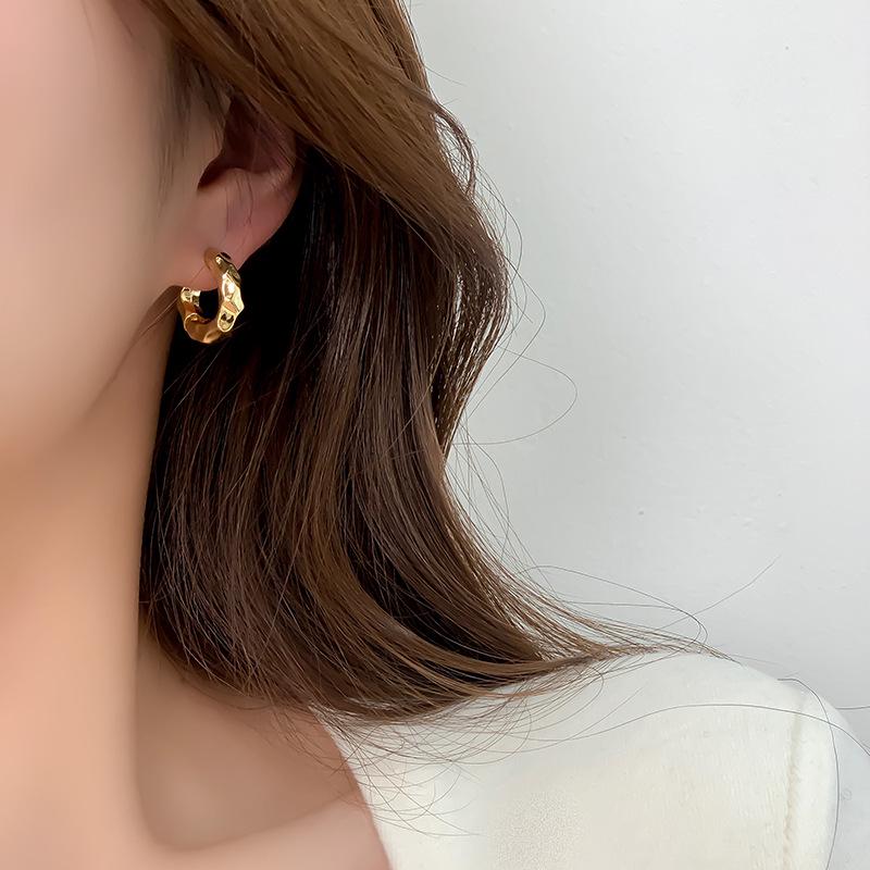 Real Gold Plated Wrinkled Circle Ear Cuffs - Elegant Metal Design Fashion Earrings for Women