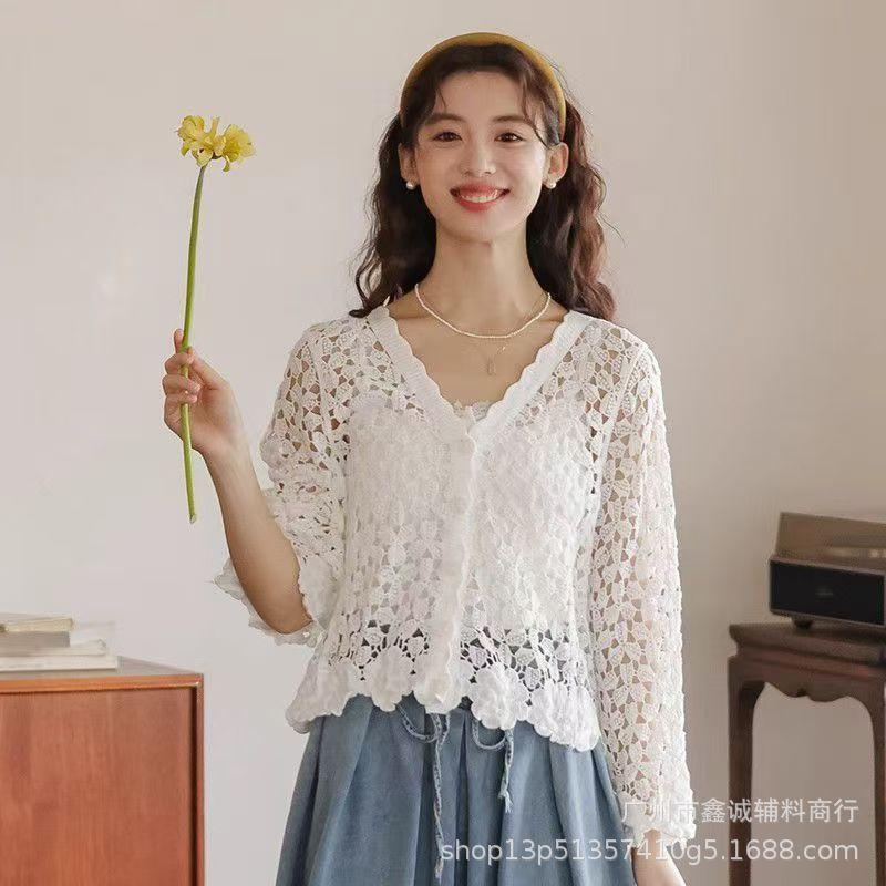 Cardigan tricoté à lacets ajourés motif fleur pour femme, nouveau haut court style bohème pour l'été, châle long à manches longues