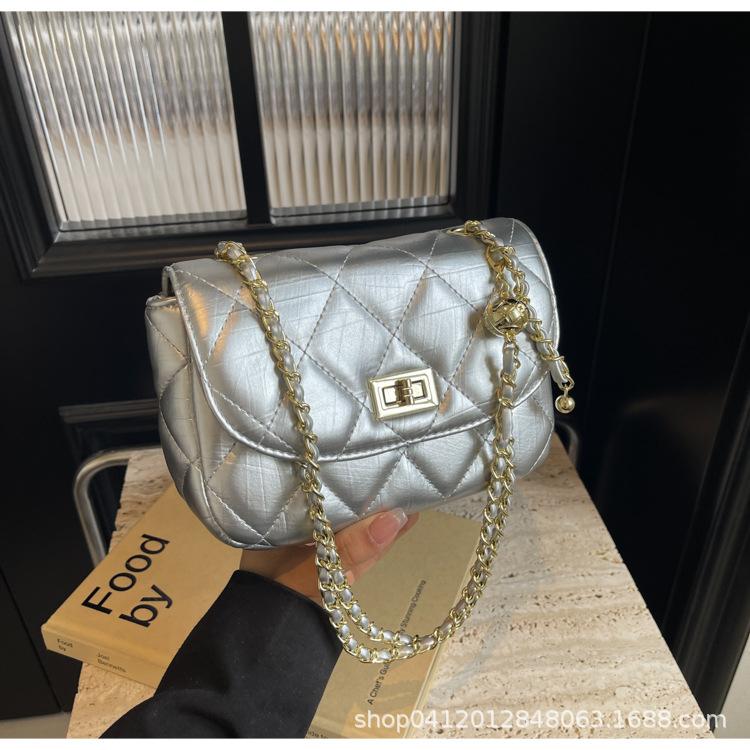 Fashion niche chain messenger bag Korean version super fire rhombus commuter small bag women's 2025 new women's shoulder bag