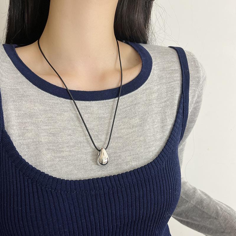 Minimalist Water Drop Long Necklace for Women - Light Luxury Clavicle Chain Accessory