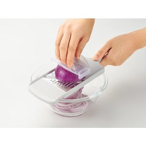 Takagi Kanesada Vegetable Cut Stainless Steel Slicer with Blade Holder to Protect Your Fingers from the Blade, Slicing and Julienne, Dishwasher Safe,