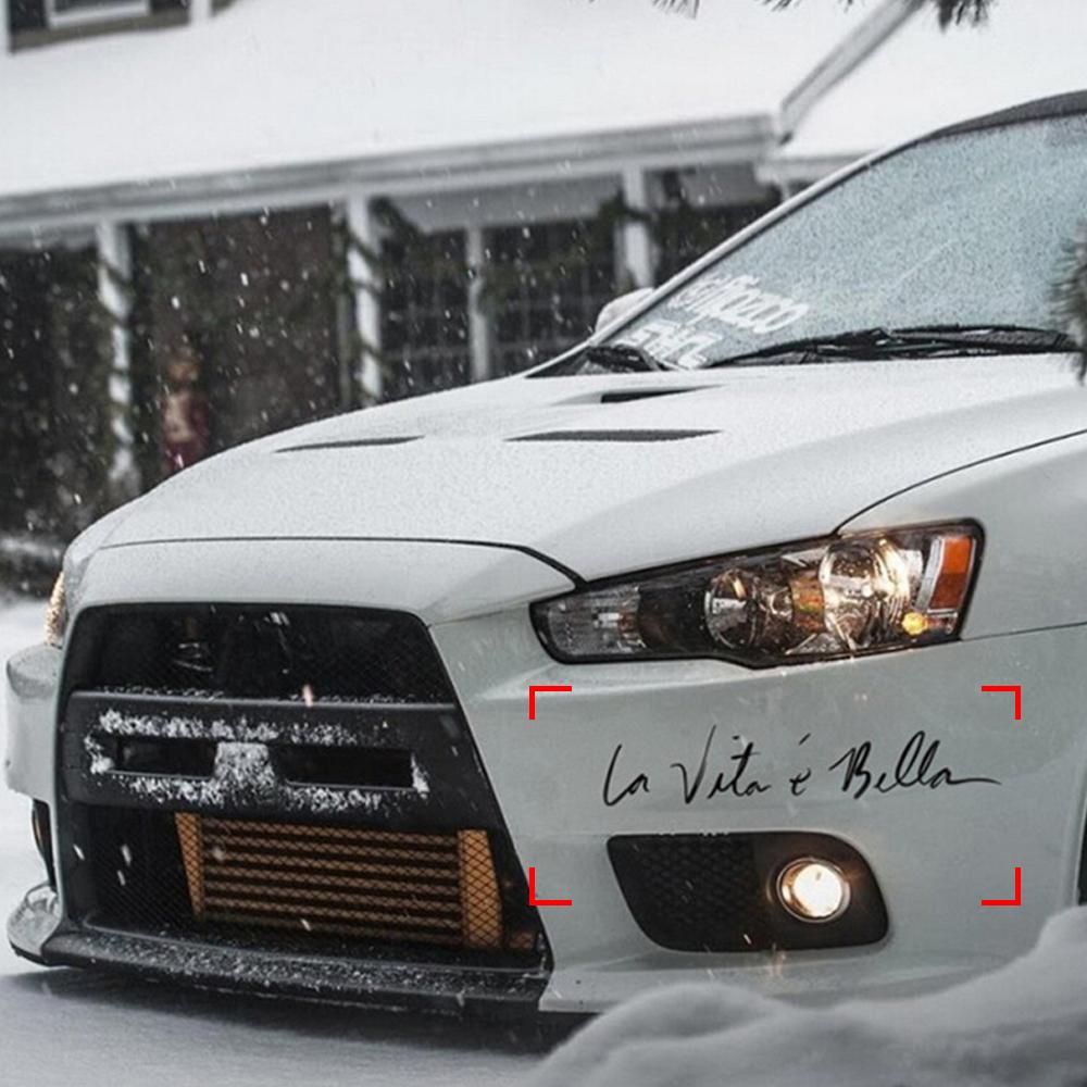 1ks černo/bílá auto vinylová samolepka Život je krásný Stylingové obtisky La Vita E Bella 22 cm x 4,5 cm