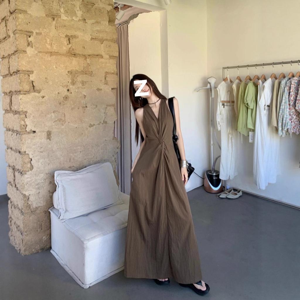 Temperament Brown Kinked Sleeveless Vest Dress Women's Summer Design Long Dress V-neck Waist Thin A-word Skirt