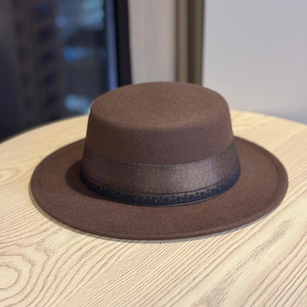 Höst- och vintergradient platt topp ullhatt för kvinnor Brittiskt mode Damers mångsidiga cylinderhatt Scenframträdande Jazzhatt för män