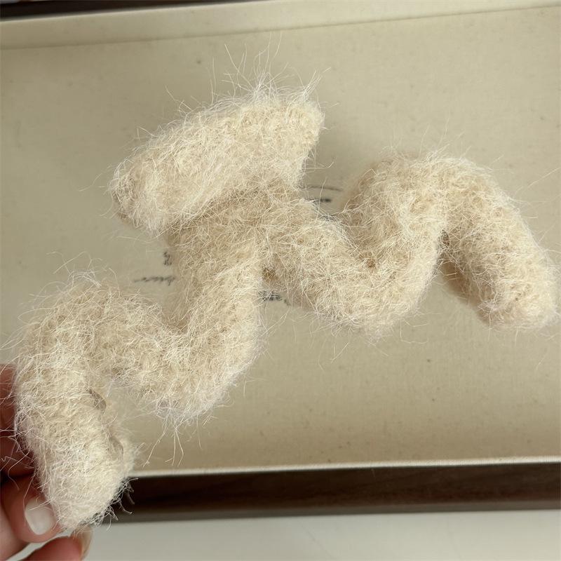 Pink Plush Hairpin Women's Large Shark Clip - Autumn/Winter Edition