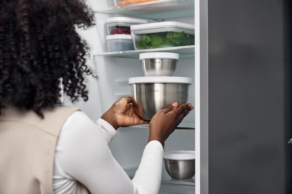 ZWILLING Fresh Save Vacuum Storage with Airtight Glass Vacuum Storage Container Japanese Fresh Save & Bowl, Medium, 18cm, Glass, Lid, Heat-Resistant