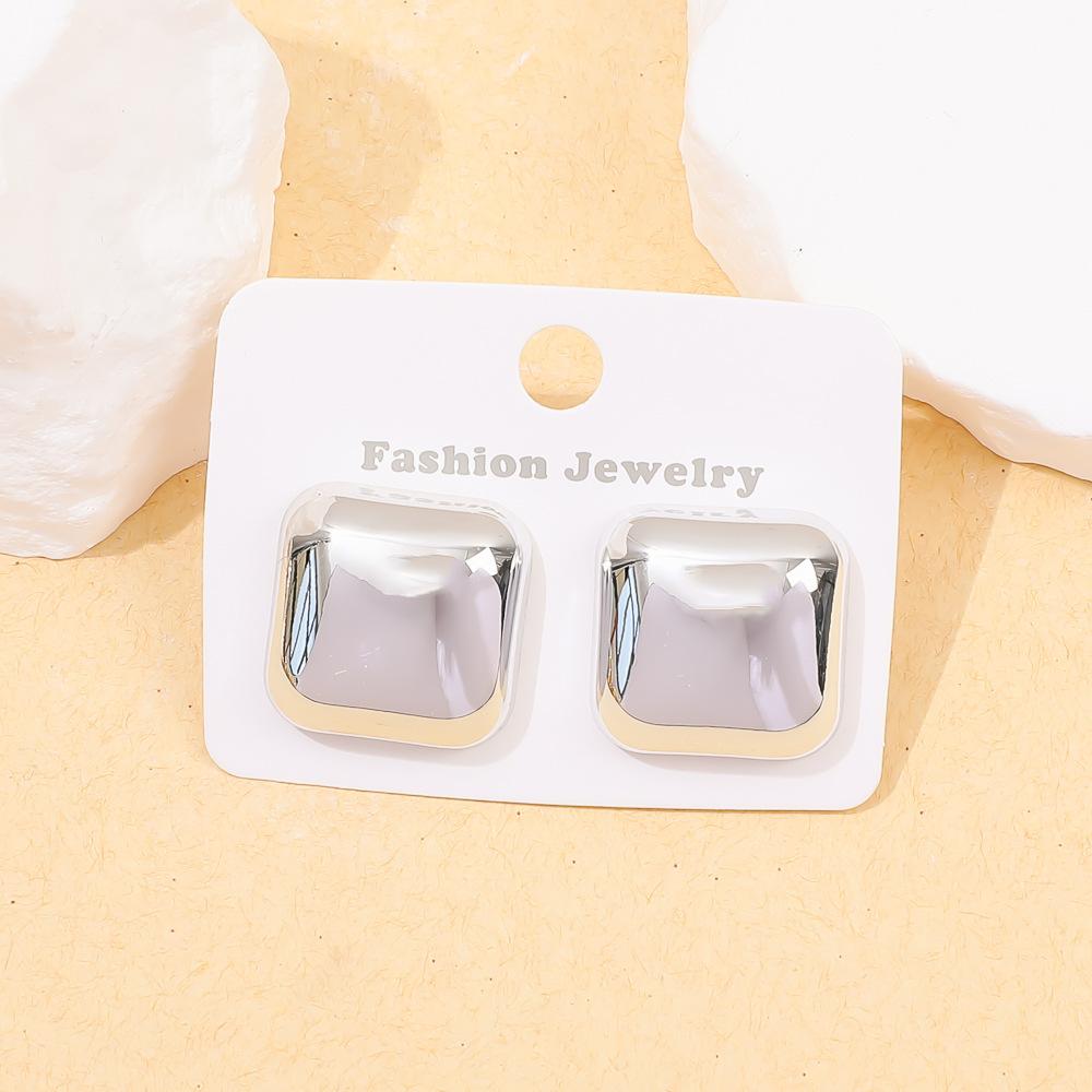 European and American retro high-end acrylic gold-plated stud earrings, electroplating personalized fashion women's stud earrings set