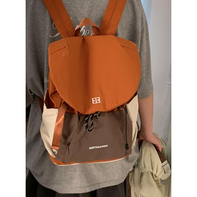 

Outdoor Leisure Sports Backpack and Student Schoolbag with Contrasting Colors, Simple and Large-capacity Backpack