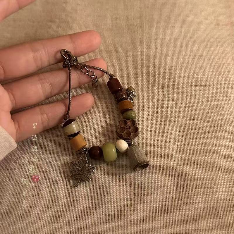 

New Chinese hand-woven plant fruit bracelet Female Mori ethnic style unique design hand