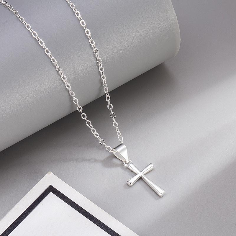 Zirkon-Kreuz-Halskette: Europäische & Amerikanische Leichte Luxus Schlüsselbein Kette für Damen