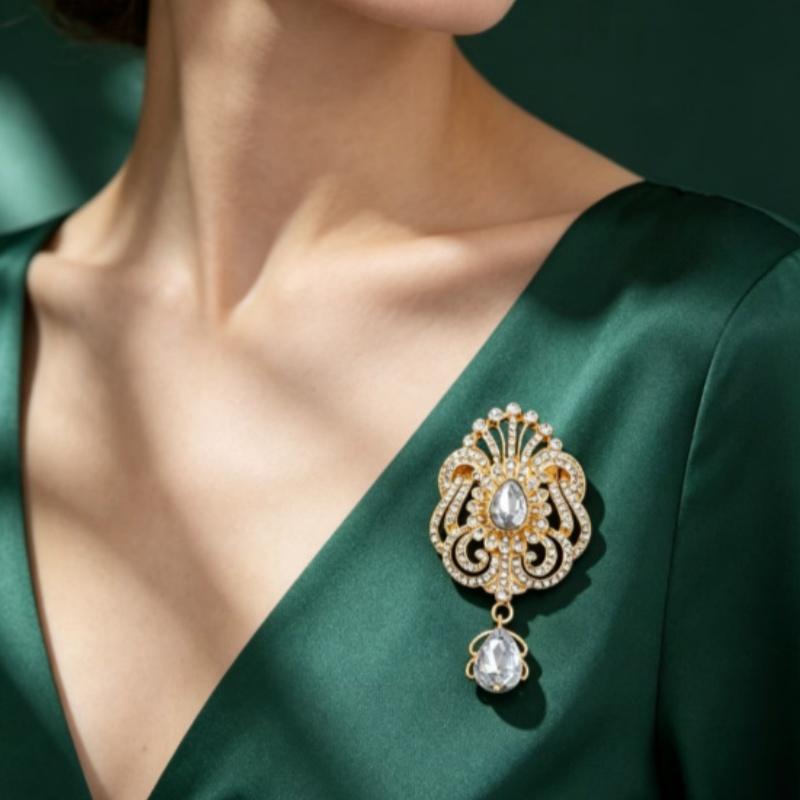 Vintage Rhinestone Brooch Unique Teardrop Crystal Hollow Design Delicate Alloy Ornament for Wedding Anniversary Gift