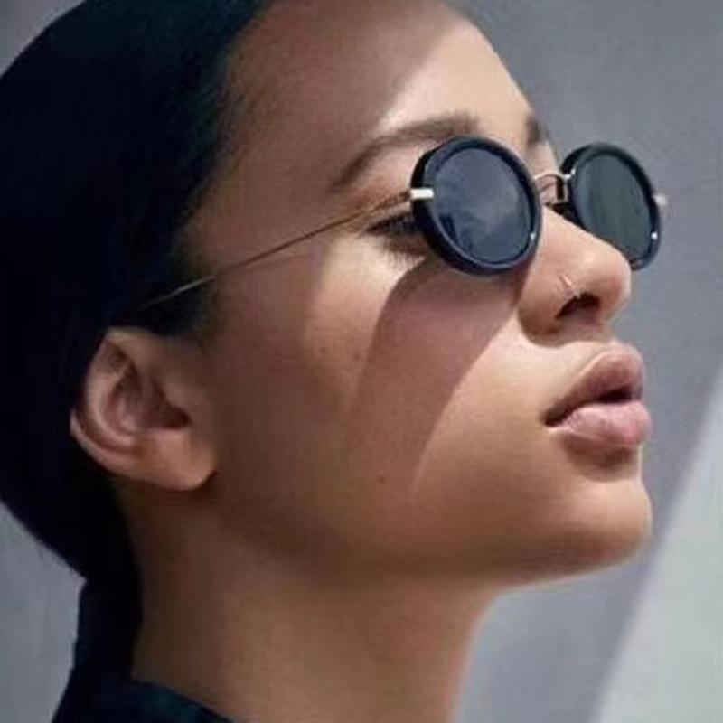 Ladies Sunglasses, Small Frame Oval Retro Too Catwalk Metal Glasses, Personalized Decorative Beach Travel Photo Sunglasses