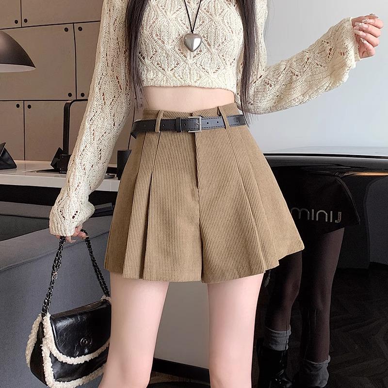 Damen Cordshorts mit hohem Bund, Falten und A-Linien-Schnitt - Herbst-/Wintermode 2023, Weitbeiniger Stil