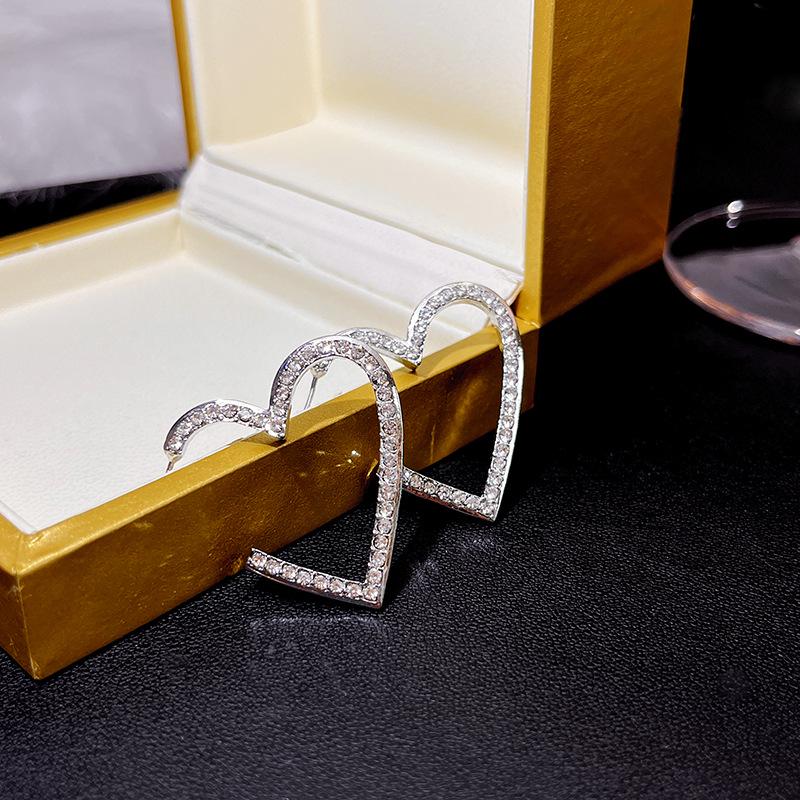 

Серьги-подвески в виде сердца с сверкающими бриллиантами Серебряная игла - Высококлассная роскошная мода для женщин