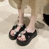 French Beautiful Slippers Women's Summer Wear Fashion 2025 New Feeling Rhinestone Cover Toe Pinch Thick Bottom Sandals