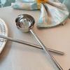 Fettlöffel mit verlängertem Edelstahlgriff Anti-Rutsch-Griff Tiefe Kapazität Öl-Suppen-Ausgießlöffel Restaurant-Servierlöffel