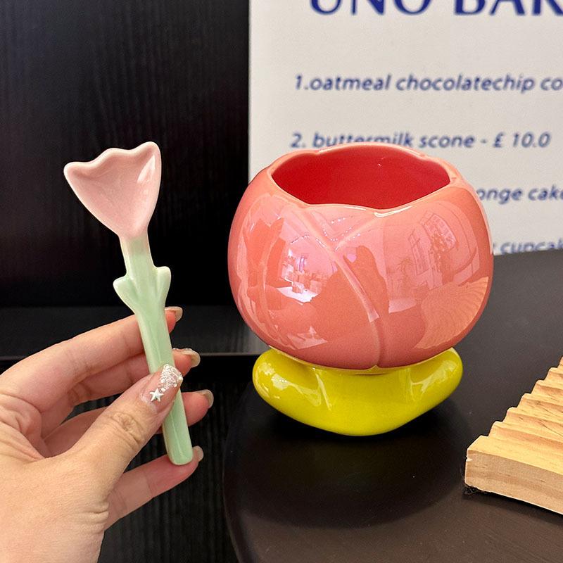 Wunderschöner Keramik-Kelch mit Löffel, Mädchenherz, Tulpe, Parfümbecher, Kaffeetasse, Heimweinglas, Souvenir