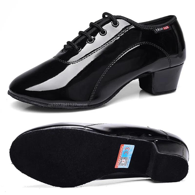 Scarpe da Danza Latina per Bambini, Ragazzi e Ragazze. Scarpe da ballo latino con suola morbida per esibizioni di gruppo. Materiale suola in cuoio