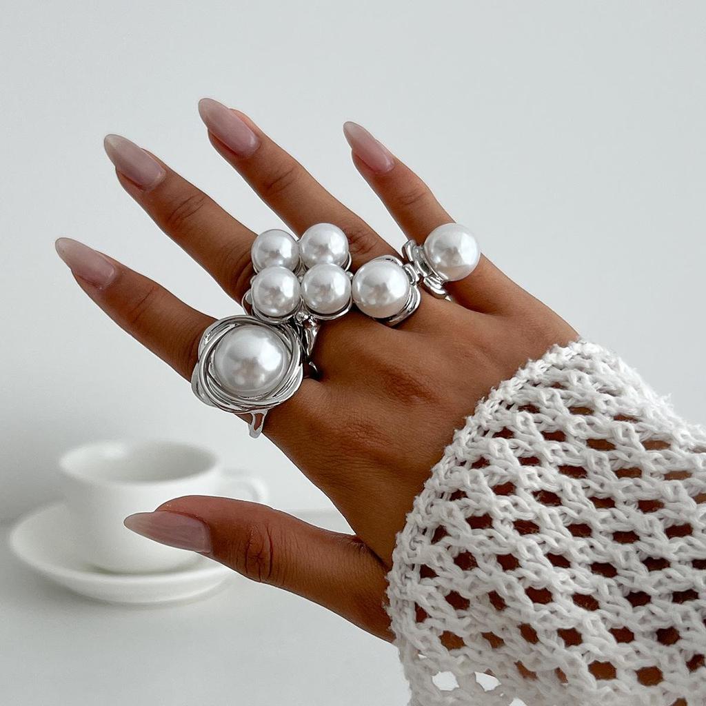 Baroque Metal & Pearl Ring Set: European-American Style