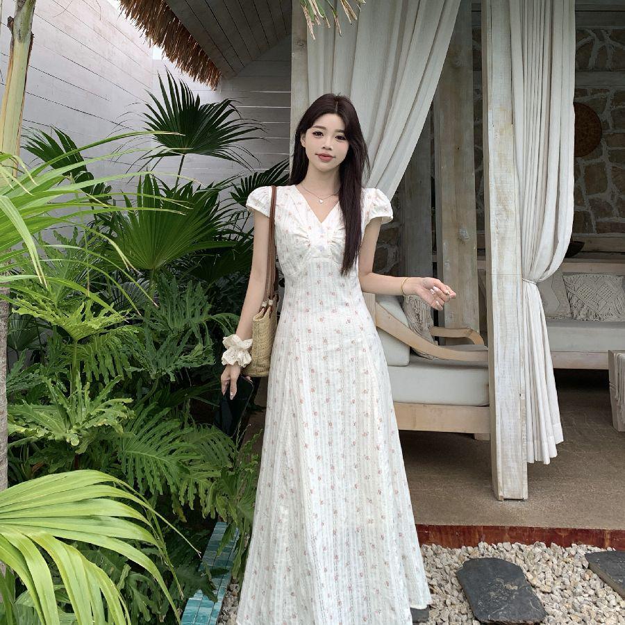 Women's Summer Pastoral Floral Print Dress - Short Sleeve, High-End Waist-Cinched, Sweet Resort Style.