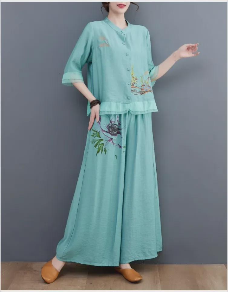 Costum de vară elegant din două piese: Top din bumbac-in brodat cu pantaloni largi pentru femei de vârstă mijlocie