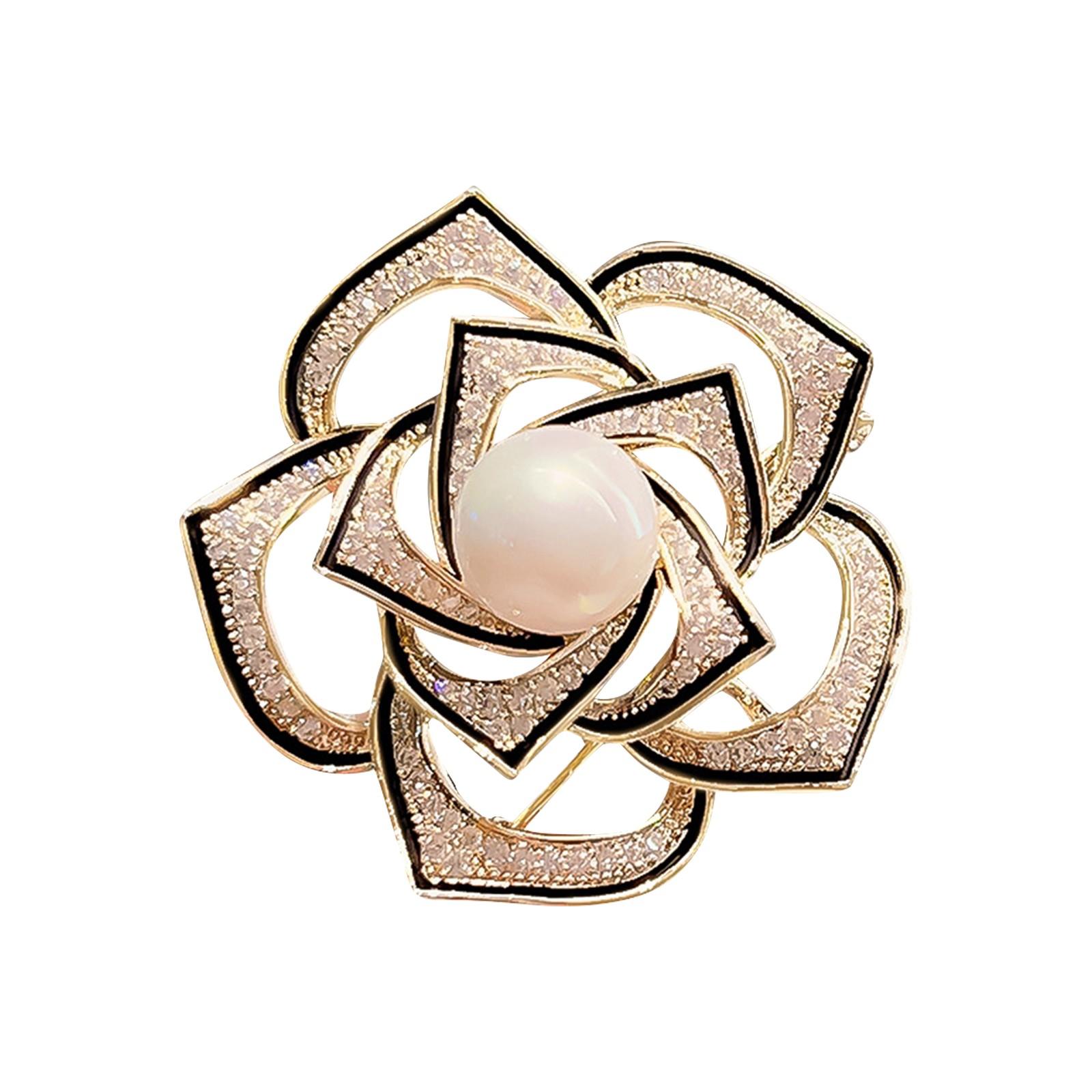 

Камелия и жемчужная брошь шарф свитер аксессуары