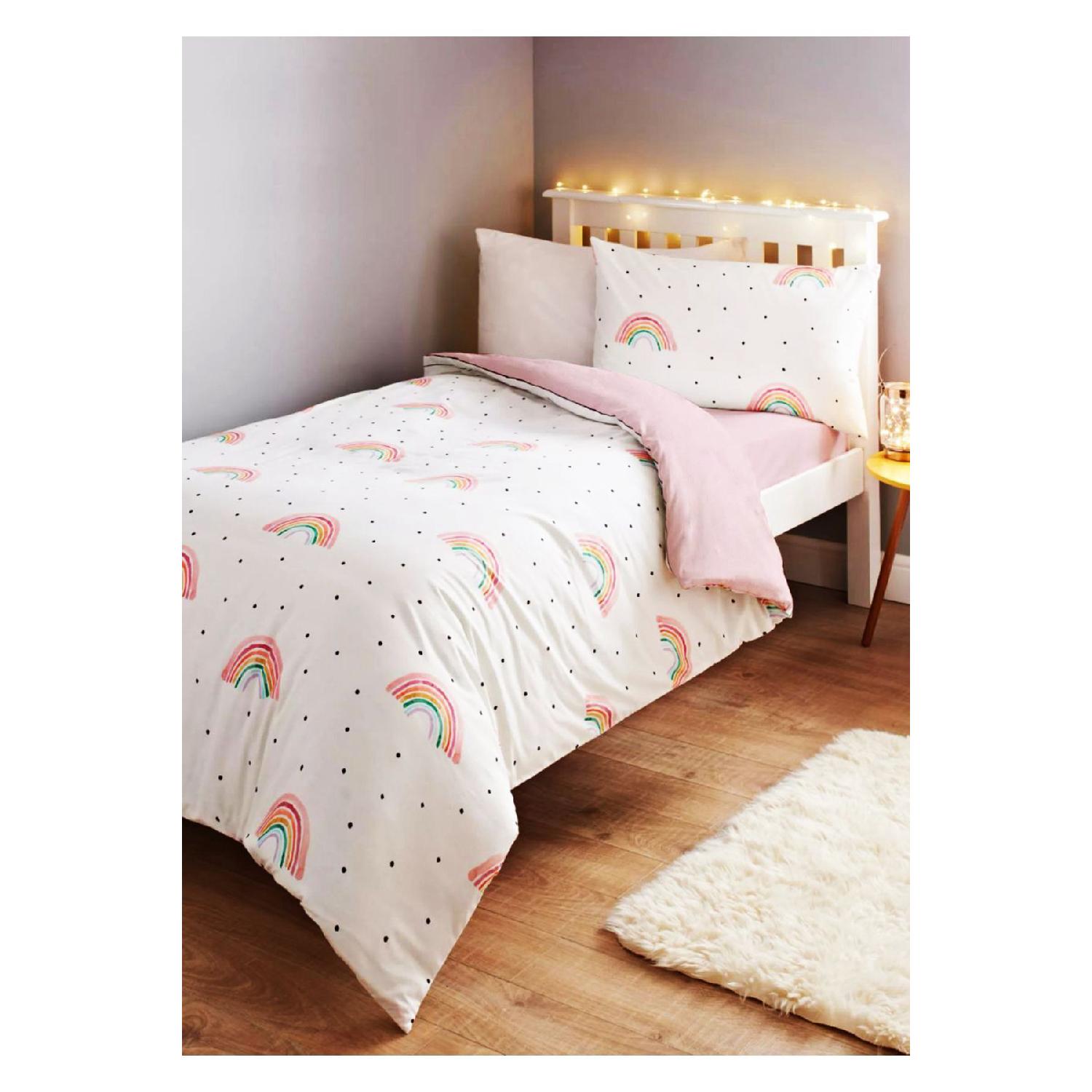 

Double -sided Single Bed Linen Set чистий