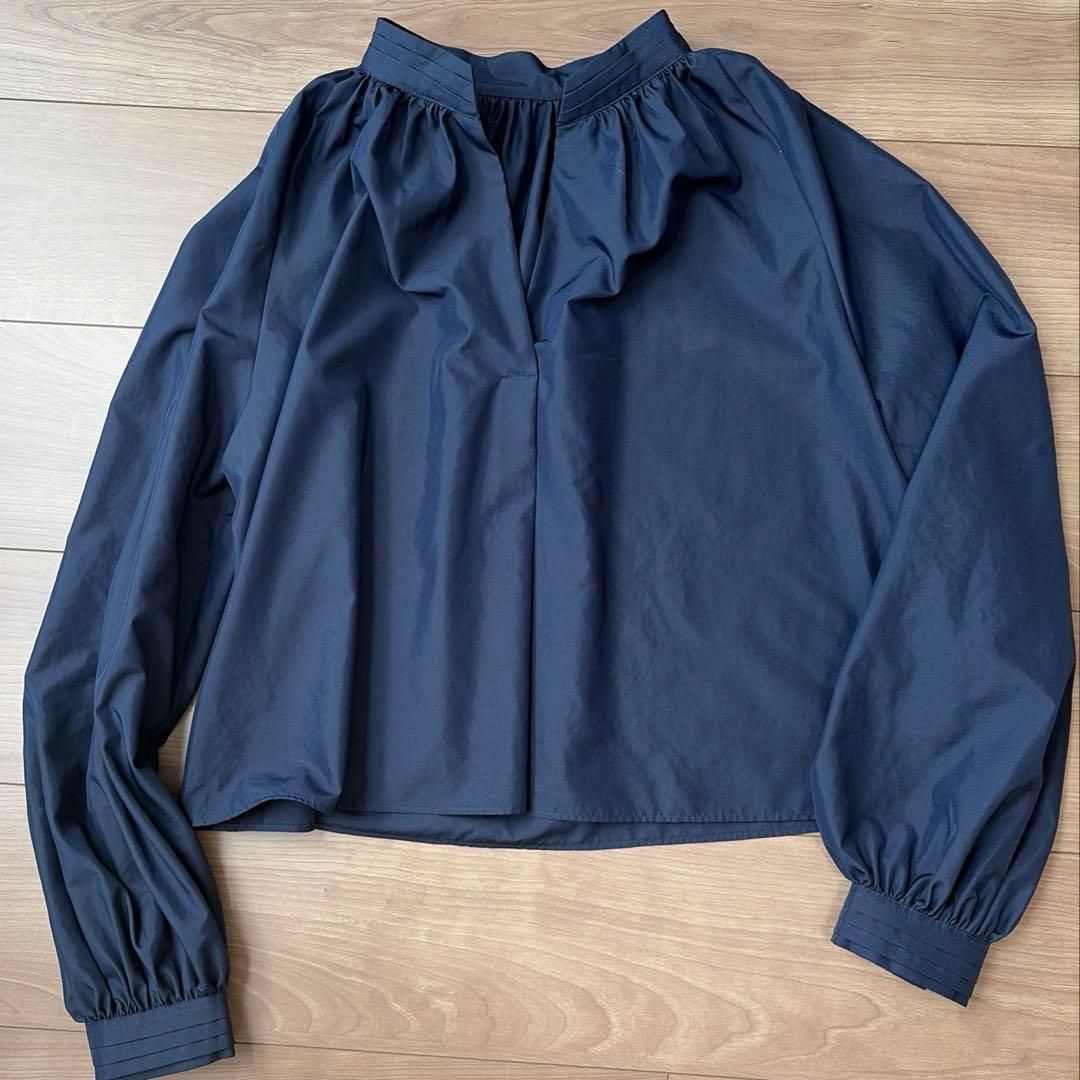 Plaste Broad Pintuck Collar Blouse Navy