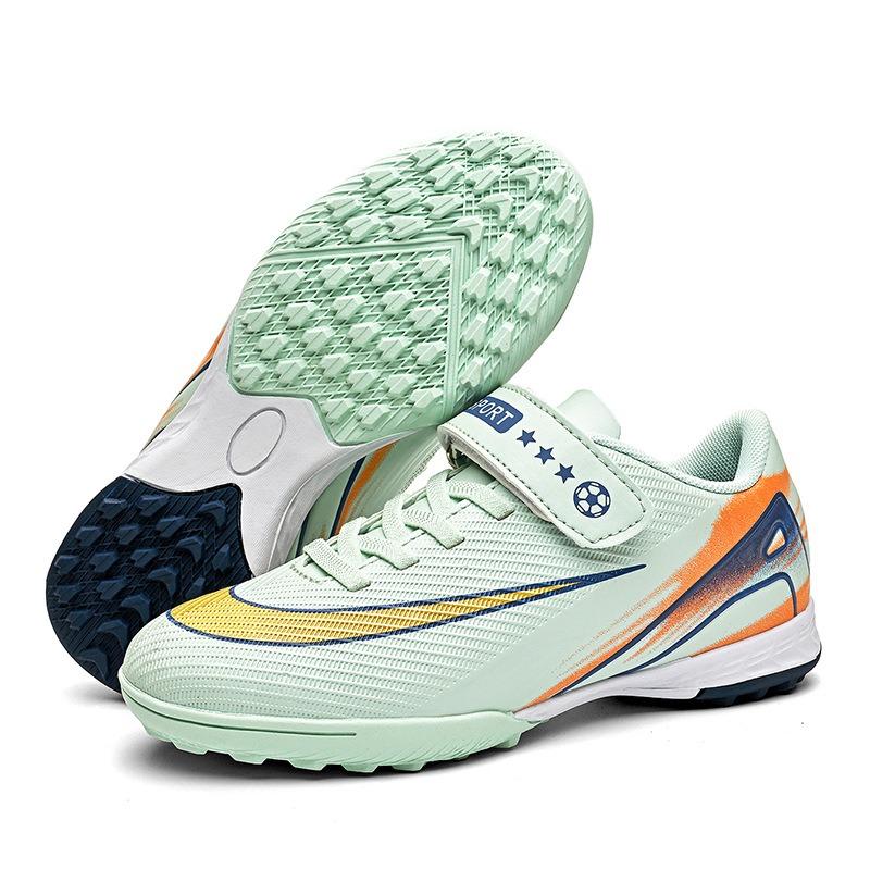 Nya barnens grundskole- och gymnasieelever kardborreband fotbollsskor herr och dam krossade naglar