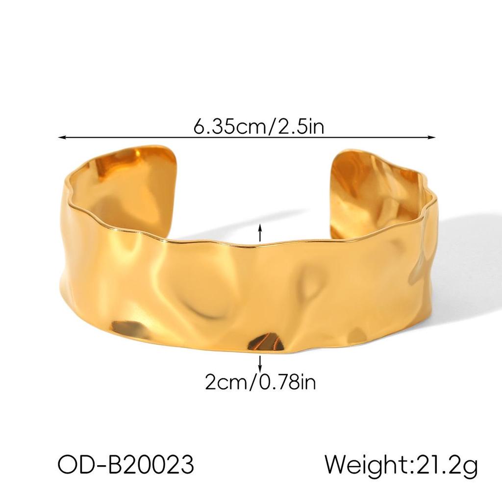18k Gold Stainless Steel Wide-Face Open Bangle – Non-Fading, High-End Statement Bracelet.